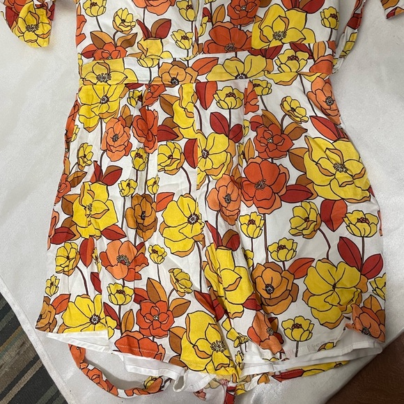 Forever 21 M romper floral women mini womens euc - Picture 2 of 4